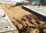 Кметът на Царево: Бетонните плочи до плаж "Корал" са законни