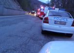 Камион се обърна на пътя за Банско, шофьорът е загинал