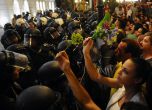 40 ранени и 30 арестувани на протеста в Скопие (видео)