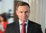 Консерватор бие президента на Полша на първи тур