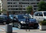 Дипломат паркира на място за инвалиди в София (снимки)