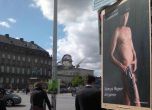 Кандидат за премиер на Дания се появи гол на предизборните си плакати