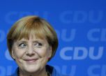 Меркел: Няма да опростим и цент на Гърция
