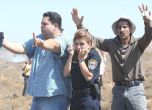 Палестинци защитиха израелска полицайка от еврейски заселници (видео)