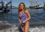 Новозеландка стана първата жена, преплувала рекордно разстояние сред акули
