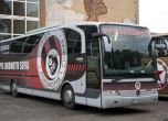 Фенове счупиха и надраскаха автобуса на Локомотив София