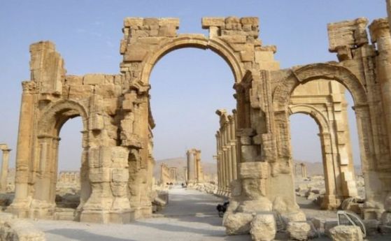 Триумфалната арка в Палмира