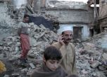 Земетресението в Афганистан уби 300, 12 стъпкани ученици