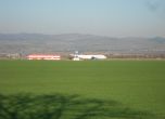 Няма бомба на извънредно приземения в Бургас самолет