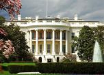 Мъж прескочи оградата на Белия дом, Обама вътре