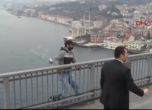 Кортежът на Ердоган спаси самоубиец в Истанбул (видео)