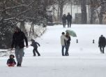 64 училища остават затворени заради снега и непредвидени ремонти