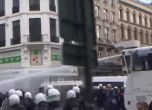 Водни оръдия срещу ултрадесни демонстранти в Брюксел