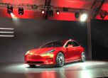 "Тесла" представи бюджетното електрическо бижу "Модел 3"