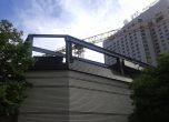 Надстрояват Японския хотел, руши се каменната облицовка (снимки)