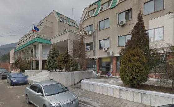 И горското в Сливен пази в тайна колко шейхове са ползвали луксозна джипка за лов