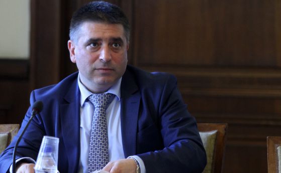 БСП иска оставката на председателя на правната комисия Данаил Кирилов