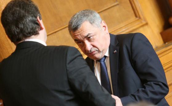 Валери Симеонов: Оврякват пространството със соросоидни претенции