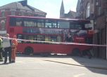 Автобус се вряза в сграда в Лондон, има ранени