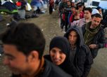 Гръцките власти започнаха евакуирането на бежанския лагер в Идомени