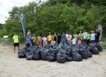 Доброволци събраха половин тон отпадъци от плажа край Камчия