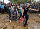 Нов лагер Идомени, бежанци превзеха границата между Сърбия и Унгария