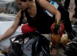 Във Венецуела хората ровят в боклука, за да търсят храна