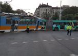 Трамвай 12 и автобус 204 се сблъскаха в центъра на София