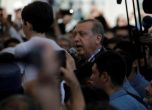 Ердоган "в сълзи" за жертвите на смазания опит за преврат