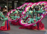 Ансамбли от Колумбия, Мексико и Южна Корея шестваха по "Витошка" (видео и снимки)