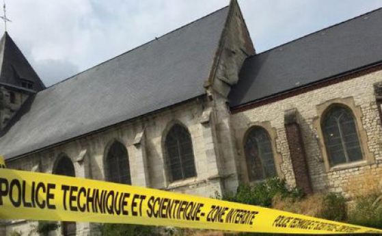 Единият от убийците на френския свещеник е 19-годишен, искал да е член на ИД