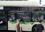 Камък, отхвръкнал от косачка, счупи стъкло на автобус в София (снимки)