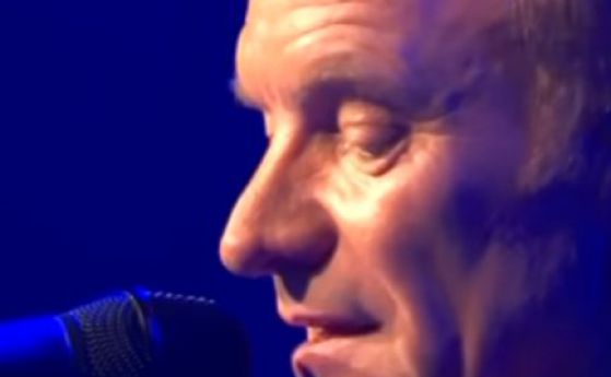 Стинг почете паметта на загиналите при атентата в "Батаклан" (снимки и видео)