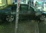 БМВ се вряза във витрина в центъра на София