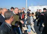 Станишев в лагерите в Ирак: Бежанците не са проблем само на Европа
