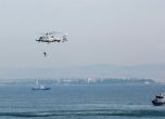 Двама души се изгубиха в Черно море, военен хеликоптер ги търси