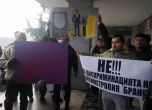Таксиметрови шофьори в Бургас излязоха на протест, искат по-нисък данък