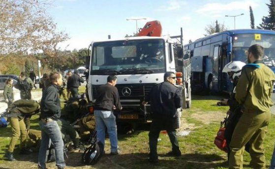 Камион се вряза в тълпа в Ерусалим и уби четирима души