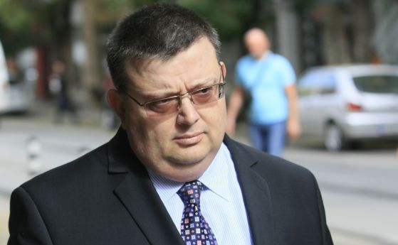 Цацаров отказа да „рипортва“ пред парламента разследванията за корупция