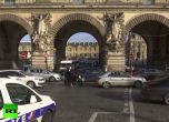 Стрелба пред Лувъра, нападател с мачете крещи "Аллах Акбар" (видео)