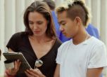 Анджелина Джоли режисира филм за геноцида в Камбоджа