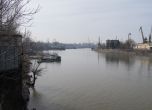 Кораб потъна наполовина в Дунав край Русе