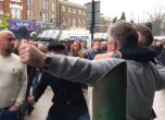 Нокаутираха фен на Тотнъм след лондонското дерби с Милуол (видео)