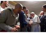 Папата обядва със затворници в Милано