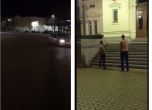 Рапъри уринират върху парламента като протест, патрулка ги подминава (видео)