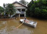 Мощен циклон наводни източното крайбрежие на Австралия