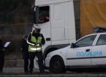 14 нелегални имигранти откриха в камион в Бургас