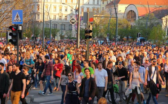 Зелените предлагат България да приюти университета, който Орбан иска да закрие