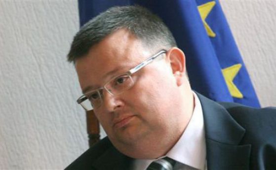 Цацаров отговори на шефа на СГС: Разпорежданията на прокурора са задължителни