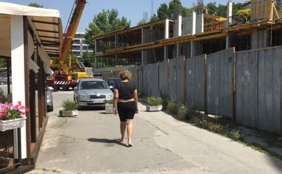 Въпреки забраната за строителство през летния сезон в Каварна се